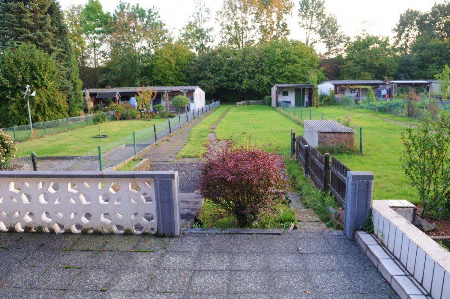 Garten mit Terrassenteilansicht Einfamilienhaus Gelsenkirchen - Schaffrath