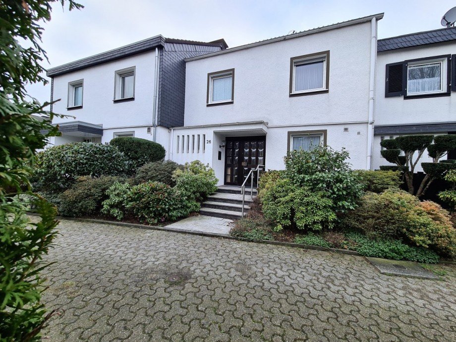 Frontansicht Reihenhaus M�lheim an der Ruhr