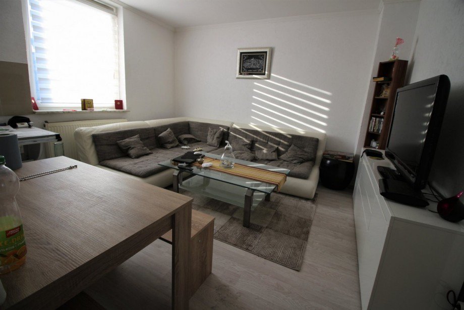 Wohnzimmer 1. OG re Mehrfamilienhaus Gelsenkirchen