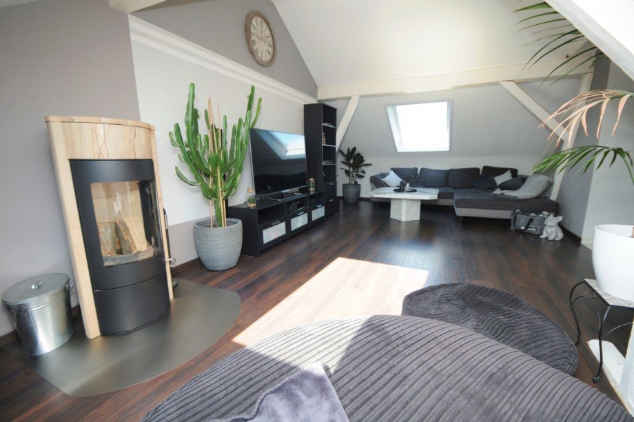 Teilansicht Wohnzimmer 2 Dachgeschosswohnung Gelsenkirchen