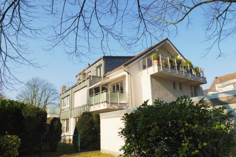 Giebel u. R�ckansicht Gelsenkirchen Erdgeschosswohnung Exclusives Haus im Haus, mit eigenem Garten und Garage