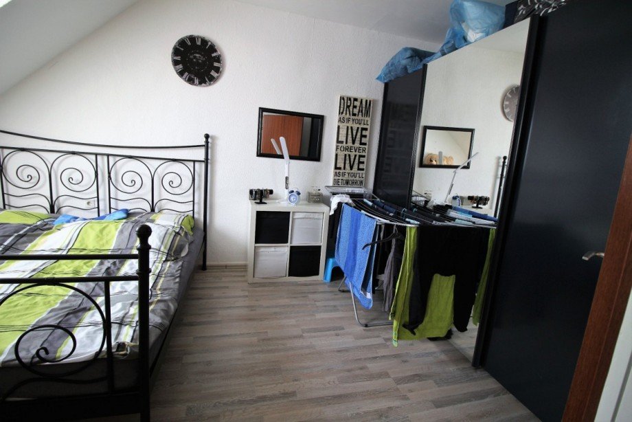 Schlafzimmer DG rechts Mehrfamilienhaus Gelsenkirchen