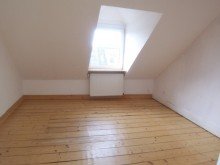 Schlafzimmer Wohnen in der obersten Etage,  in einem gepflegten Dreifamilienhaus