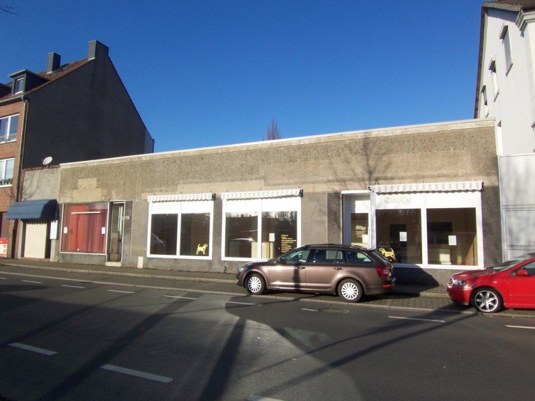 Frontansicht Gelsenkirchen Einzelhandel Ladenlokal - F�r verschiedene Branchen geeignet, in K�rze mit neu gestrichenem Fassade