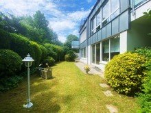 Eigener Garten Exclusives Haus im Haus, mit eigenem Garten und Garage