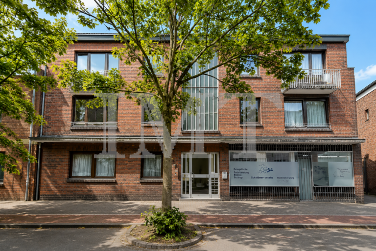 Titelbild Bottrop Etagenwohnung Frisch renovierte 3-Zimmer-Wohnung mit Balkon in zentraler Lage von Bottrop