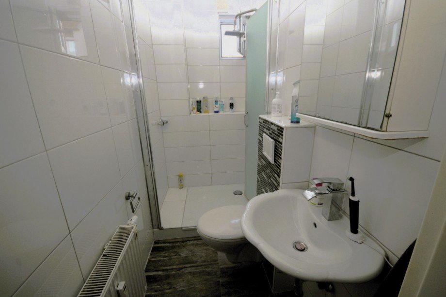 Tageslichtbad mit Dusche Mehrfamilienhaus Gelsenkirchen