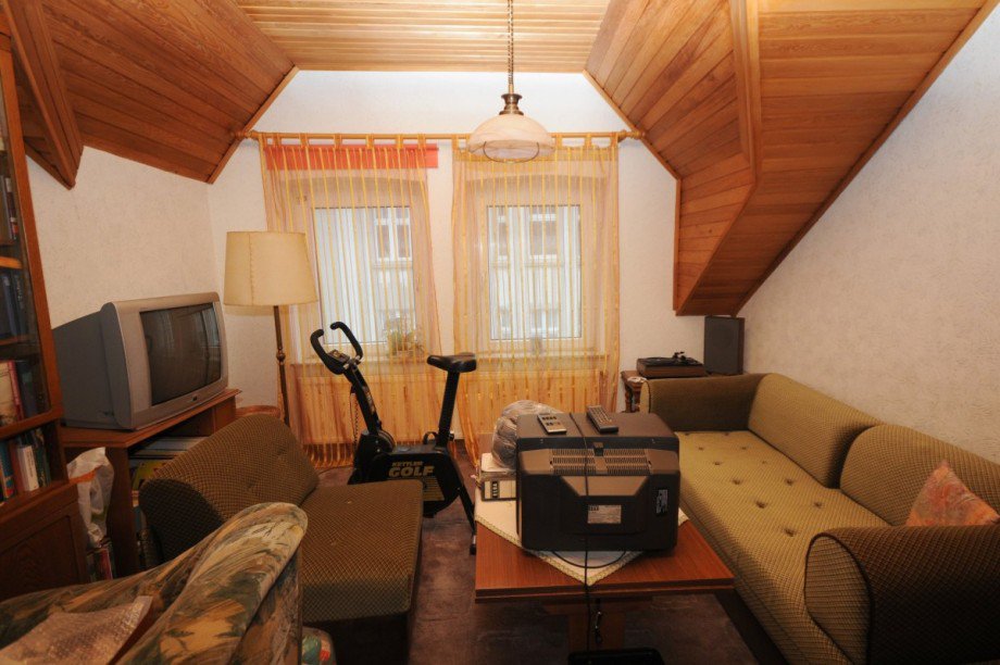 Wohnzimmer im DG. Mehrfamilienhaus Herten - Westerholt