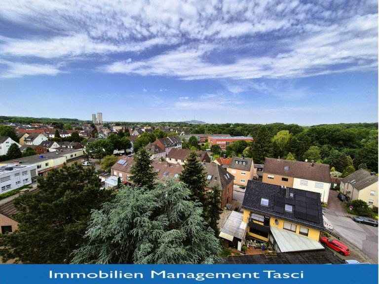 Ausblick Balkon mit Logo Herten Etagenwohnung Wohngl�ck auf 82 Quadratmetern!!! Herrlicher Blick inklusive