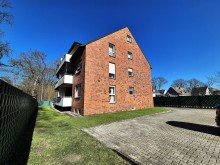 Seitenansicht Attraktive Wohnung mit Loggia und Garage