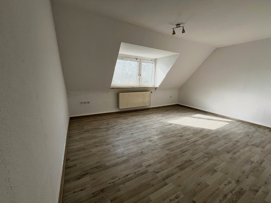 Frisch sanierte 4-Zimmer-DG-Wohnung - Foto 2