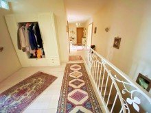 Wohnungsflur Exclusives Haus im Haus, mit eigenem Garten und Garage