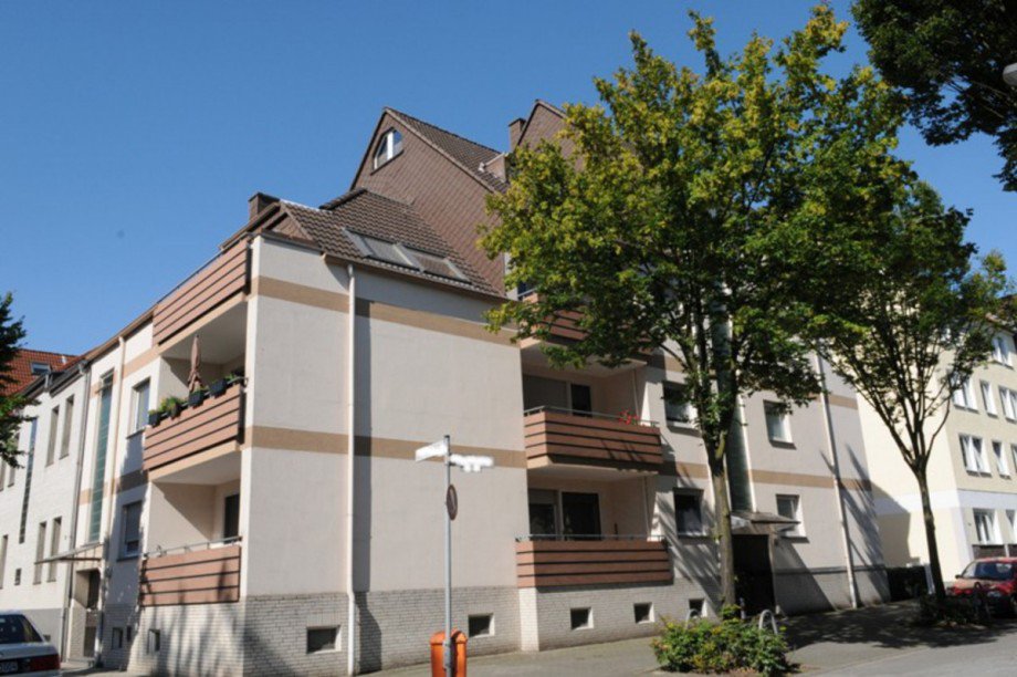 Voder- u. Seitenansicht Etagenwohnung Recklinghausen