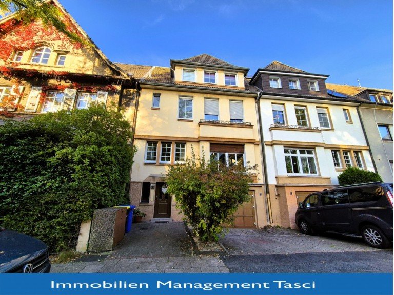 Frontansicht Essen Reihenhaus Ideal f�r gr��ere Familien! Hier hat jeder sein Platz