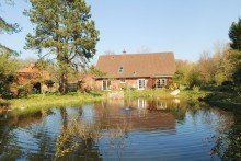 R�ckansicht mit Gartenteilansicht Naturliebhaber aufgepasst! Urlaub im eigenen Zuhause  Geeignet f�r Jung und Alt 