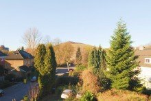 Aus dem Wohnzimmerfenster hinausgeblickt Interessante Dachgeschosswohnung mit Ausbaum�glichkeit f�r eine Dachterrasse