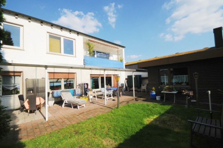 R�ckansicht mit Gartenteilansi Marl Renditeobjekt Vers�umnisvoll ist es, sich dieses Haus nicht anzuschauen