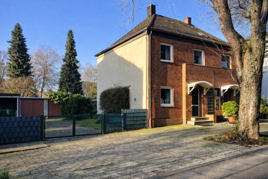 Seitenansicht Doppelhaush�lfte Gelsenkirchen