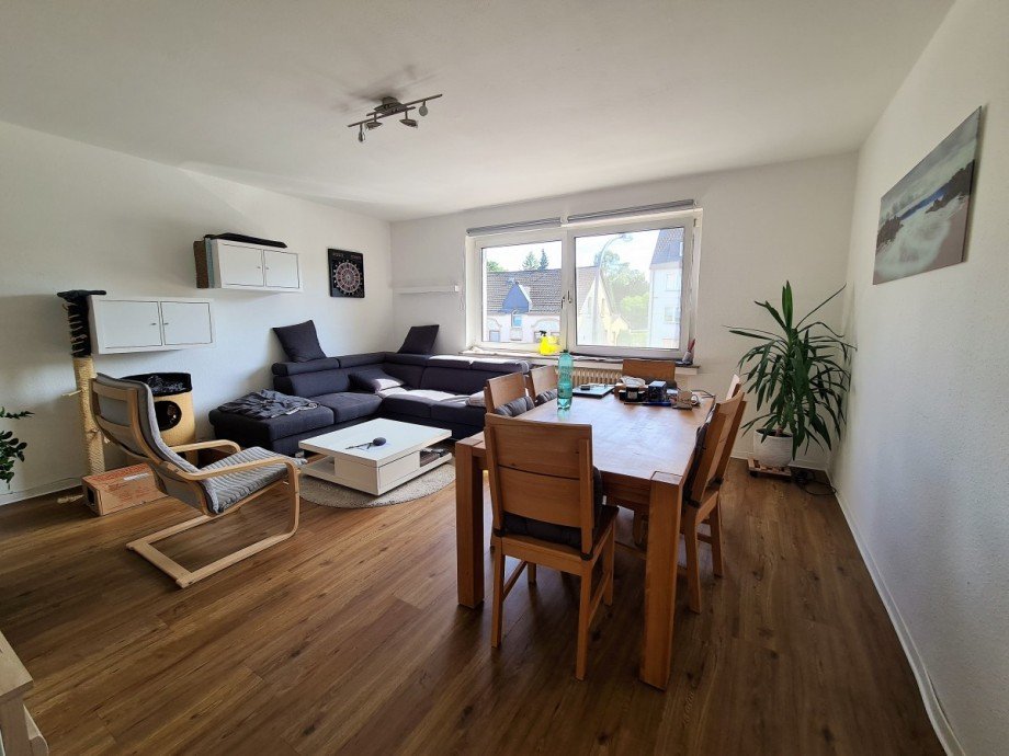 Wohnzimmer 1. OG li Mehrfamilienhaus Essen