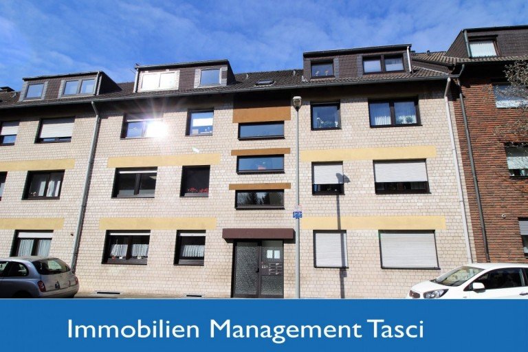 Hauseingang Oberhausen Dachgeschosswohnung Bezugsfertige, sch�ne Mietwohnung im Dachgeschoss