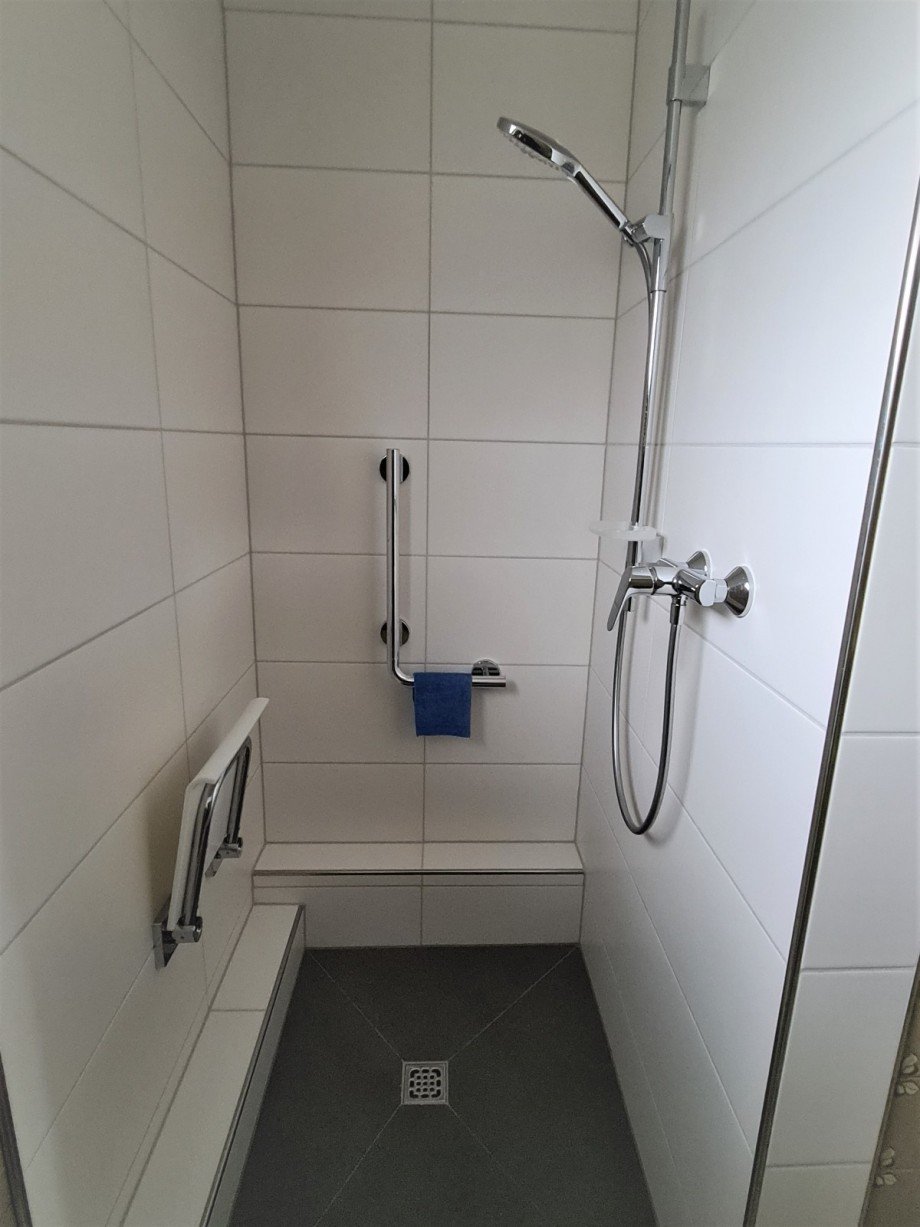 Dusche 1. OG Zweifamilienhaus Marl