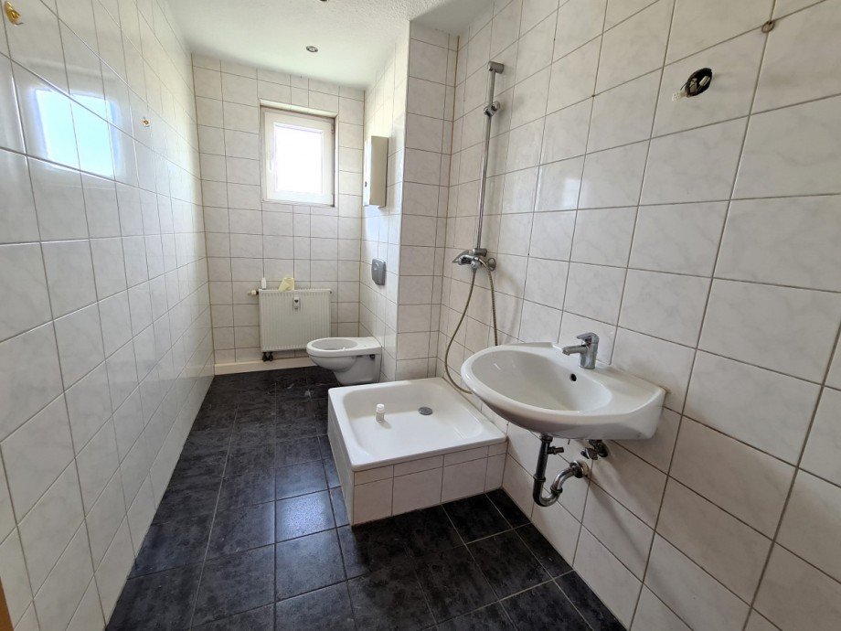 Bad 2, 2. OG li Mehrfamilienhaus Gelsenkirchen