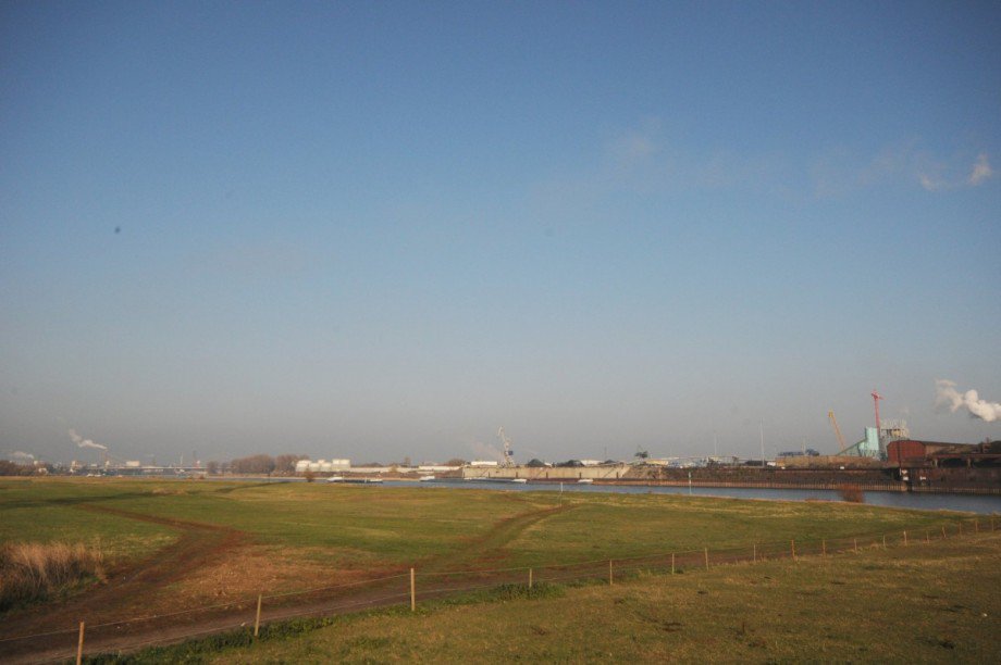 ca. 500 M. zum Rheinufer Einfamilienhaus Duisburg