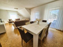 Wohn-Esszimmer Attraktive Wohnung mit Loggia und Garage