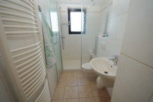 Tageslichtbad mit Dusche Lebensfreude, Eleganz und Wohnstil gut vereint