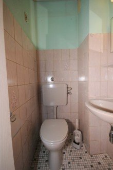 G�ste-WC Die Morgensonne f�llt p�nktlich zum Fr�hst�ck auf den Balkon