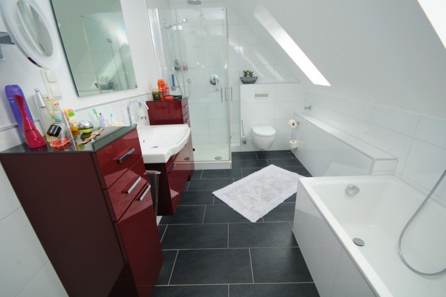 Tageslichtbad m. Wanne u. sep. Dusche Doppelhaush�lfte Gelsenkirchen