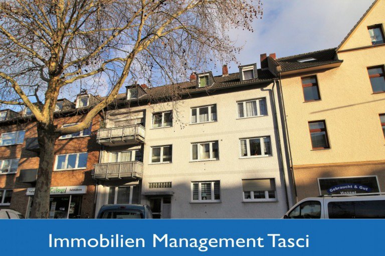 Hausansicht m. Logo Gelsenkirchen Dachgeschosswohnung Kleine, m�blierte Eigentumswohnung in Gelsenkirchen-Hassel