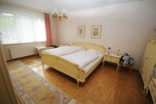 Schlafzimmer Exclusives Haus im Haus, mit eigenem Garten und Garage