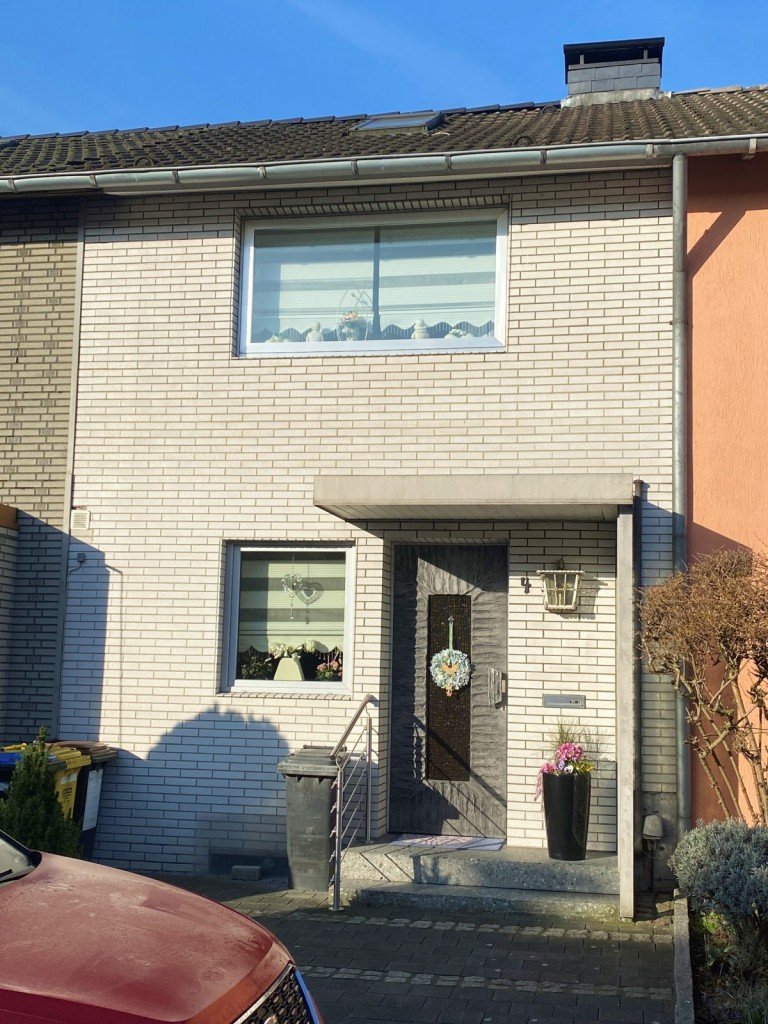 Vorderansicht Gelsenkirchen Reihenhaus Lebensfreude, Eleganz und Wohnstil gut vereint