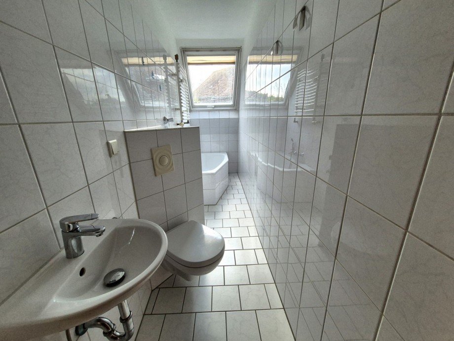 Bad DG re Mehrfamilienhaus Gelsenkirchen