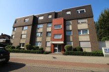 Hauseingang Ihre neue Wohnung mit gem�tlichem Balkon und TG-Stellplatz
