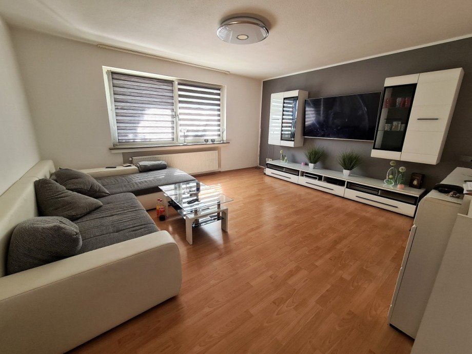 Wohnzimmer 1. OG re Mehrfamilienhaus Essen