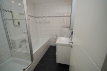 Bad mit Wanne u. sep. Dusche Eine Wohnung der Extraklasse