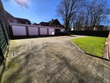 Garagen Attraktive Wohnung mit Loggia und Garage