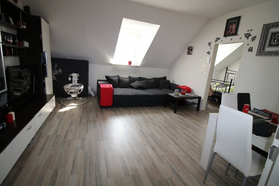 Wohnzimmer DG rechts Mehrfamilienhaus Gelsenkirchen