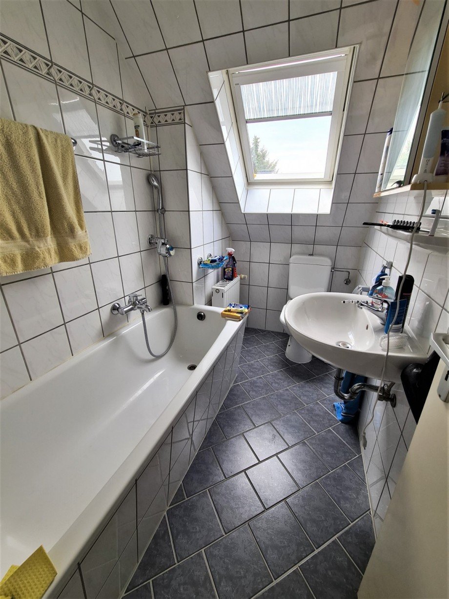 Bad 2. OG li Mehrfamilienhaus Essen