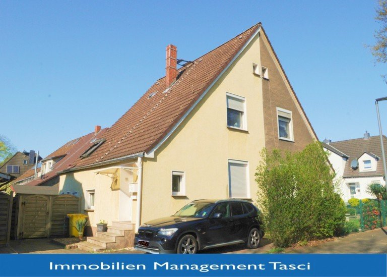 Hausansicht Gelsenkirchen Doppelhaush�lfte Betongold - Diese Freiheit g�nne ich mir jetzt