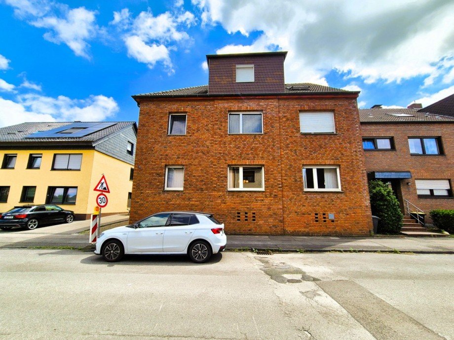 Frontansicht Dachgeschosswohnung Herten