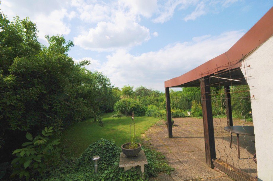 Teilansicht Garten und Terrasse Einfamilienhaus Gelsenkirchen