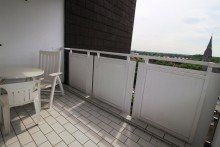 Balkon Oben der genussvolle Ausblick, unten die Einkaufsstra�e von Gelsenkirchen