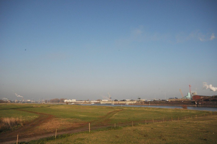 ca. 500 M. zum Rheinufer Einfamilienhaus Duisburg