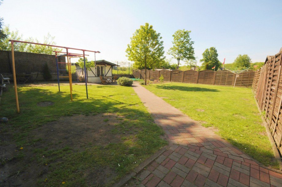 Gartenansicht Zweifamilienhaus Gelsenkirchen