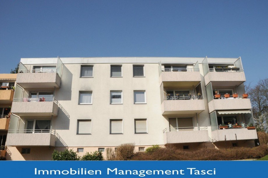 R�ckansicht mit Logo Etagenwohnung Gelsenkirchen