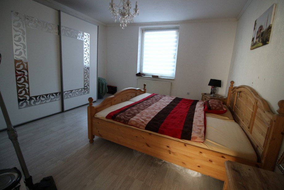Schlafzimmer 1. OG re Mehrfamilienhaus Gelsenkirchen