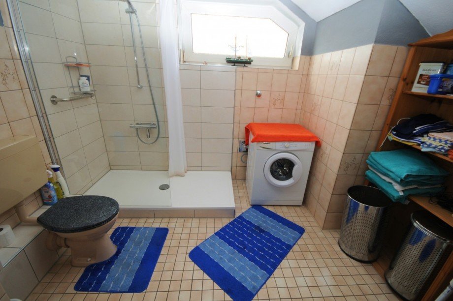 Tageslichtbad mit Dusche Maisonettewohnung Gelsenkirchen
